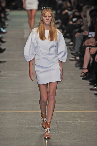 Look 25
